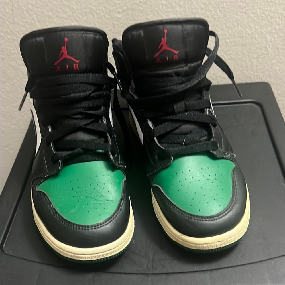 Jordan Black and Green Sneakers Classic High-Top Design